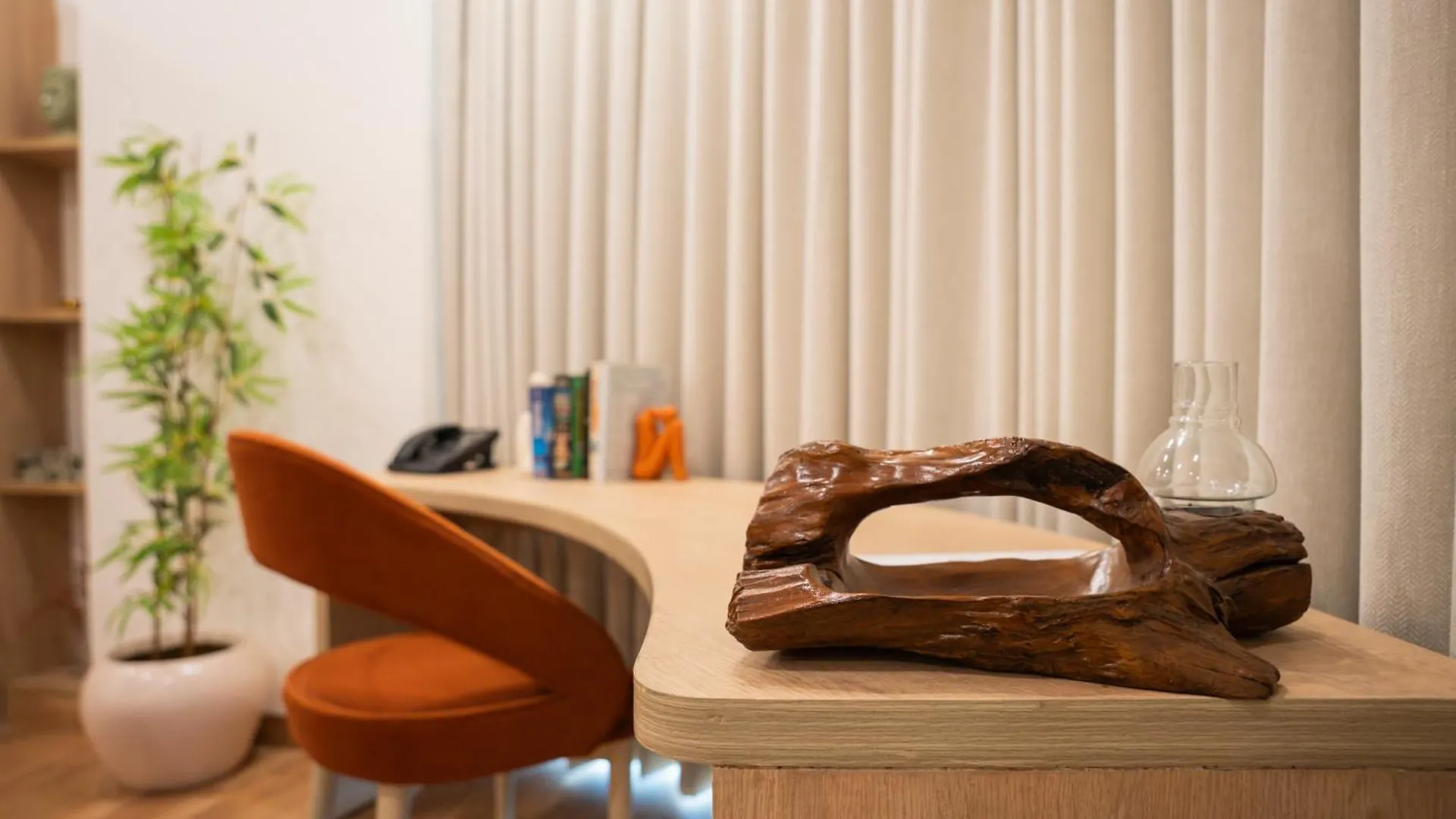 Ar Suites Klj Square Gurgáon Szálloda