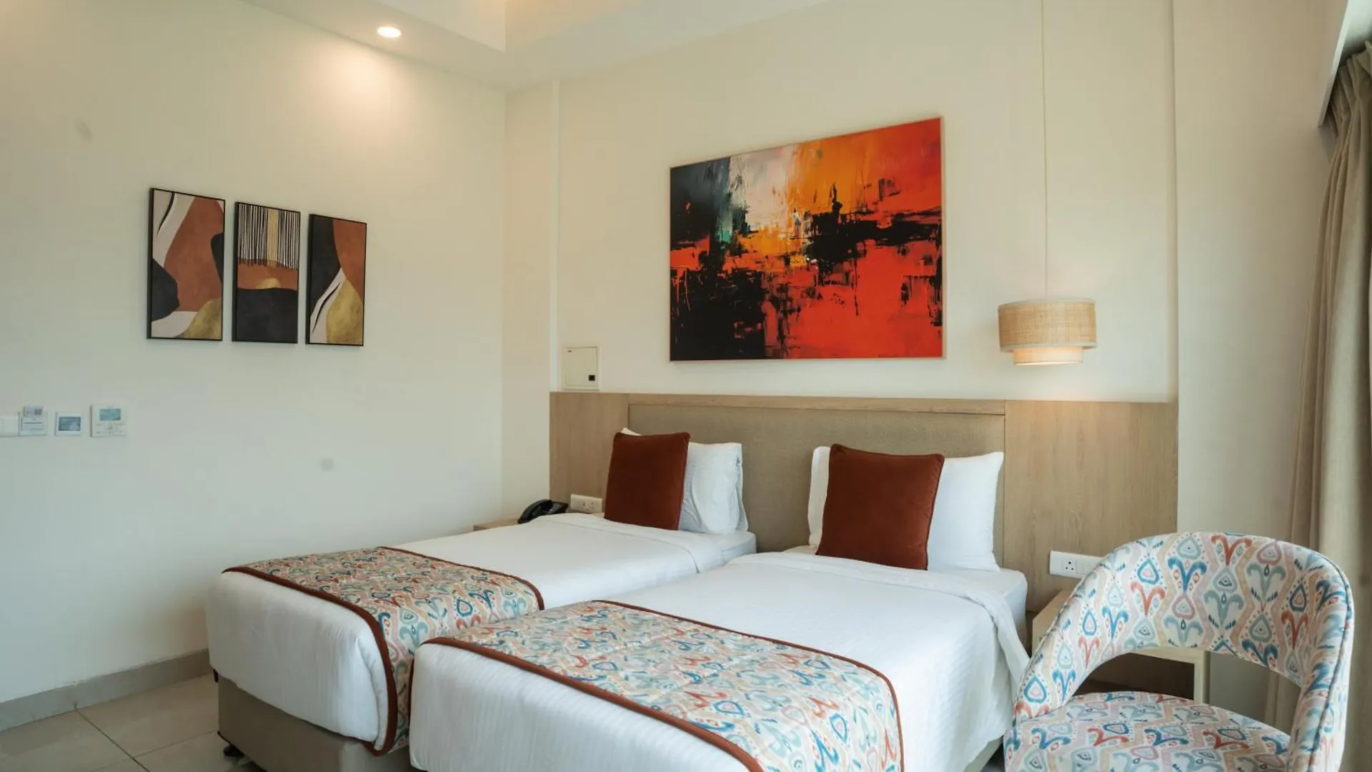 Ar Suites Klj Square Gurgáon Szálloda