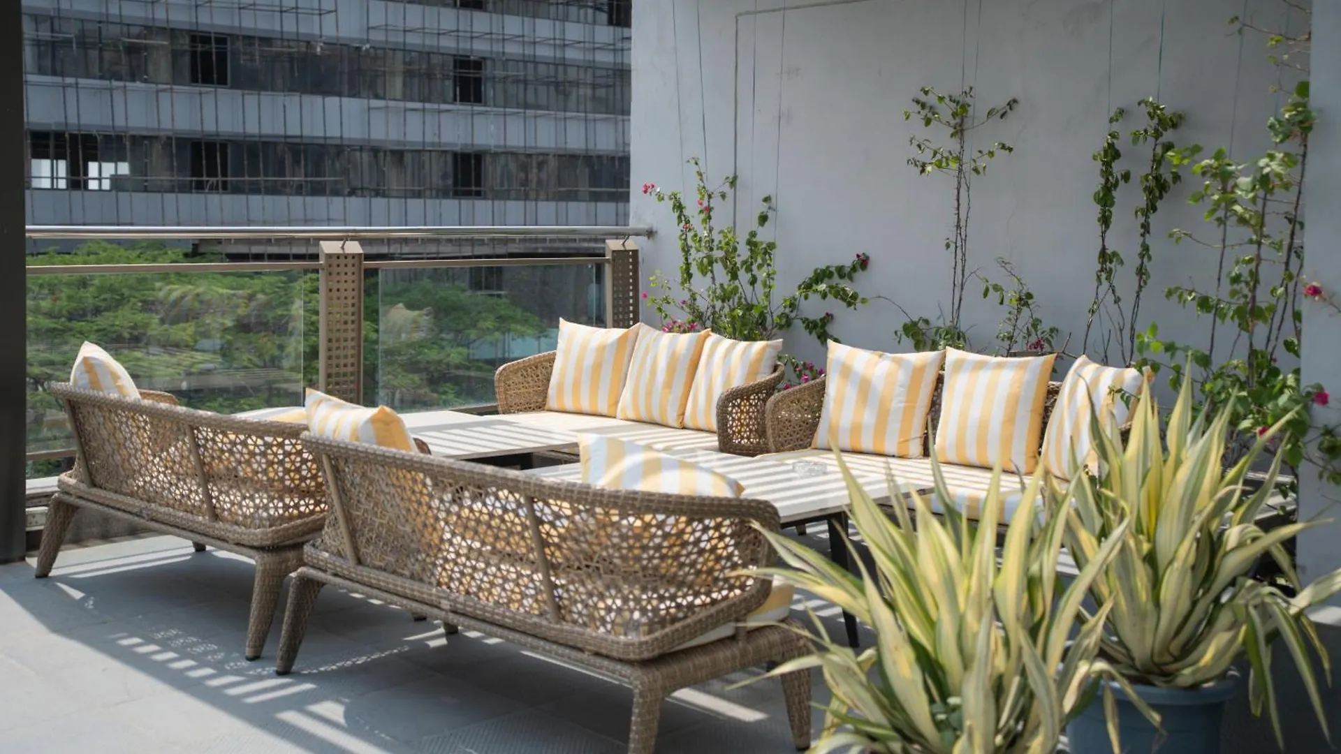 Ar Suites Klj Square Gurgáon India