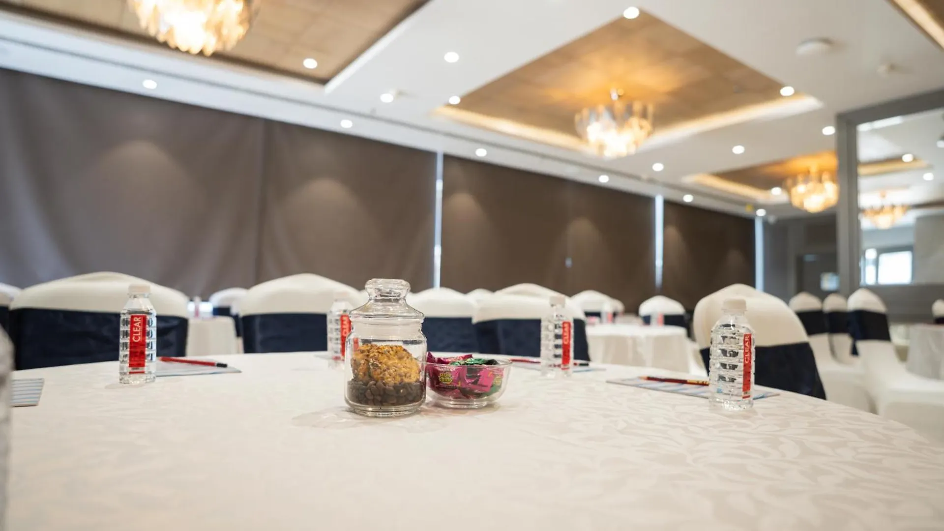 Ar Suites Klj Square Gurgáon